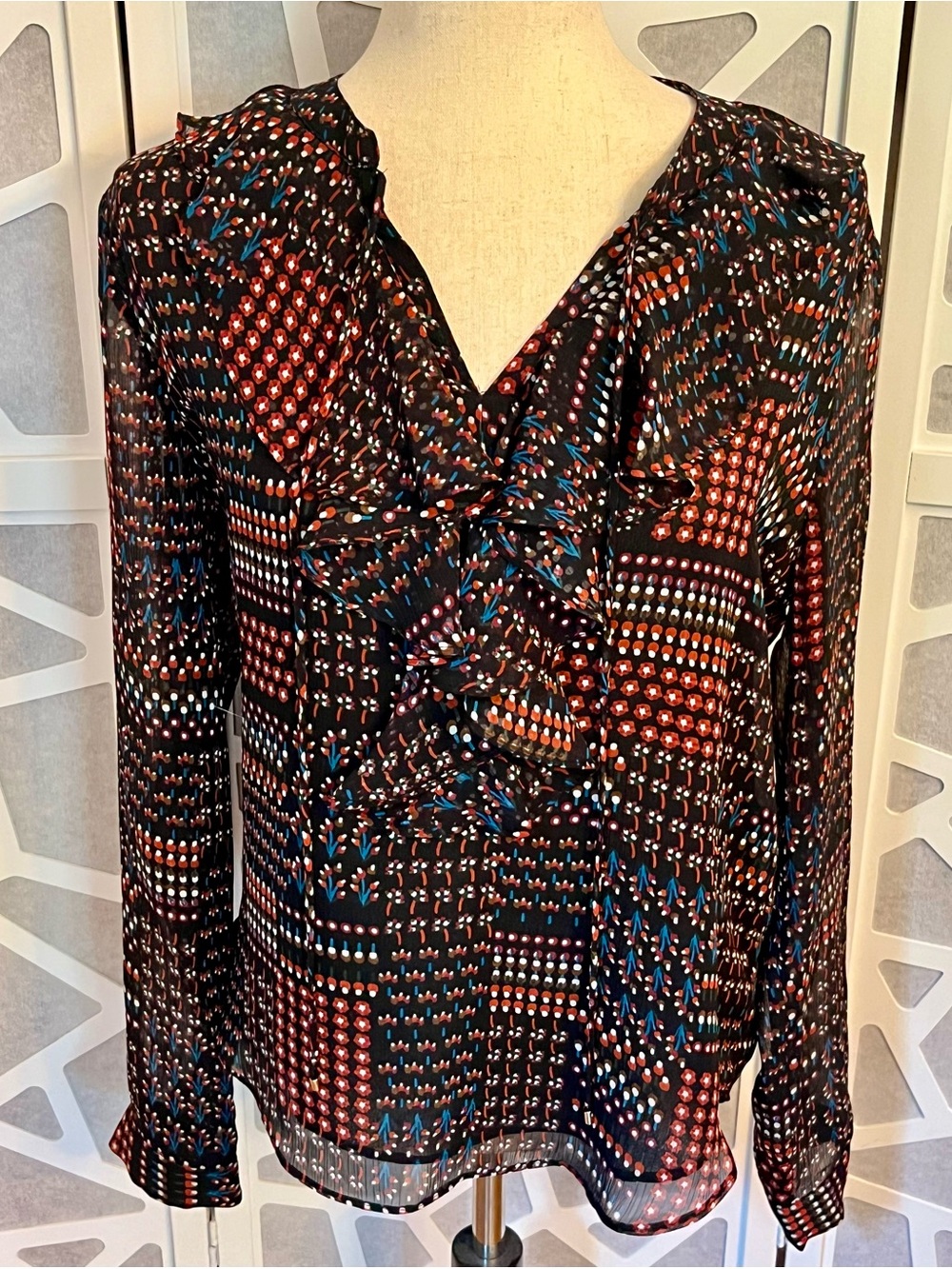 Tommy Hilfiger Pretty Women’s Spring & Summer Lightweight Shirt, Size Medium